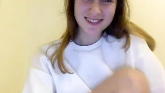 ashleyporcelain Wonderful redhead sexy poses for the camera