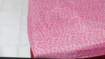 perverte_schoolgirl4u shmara masturbates shaved vagina