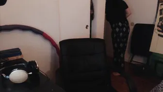 zilla_x Beautiful woman jerks off pussy