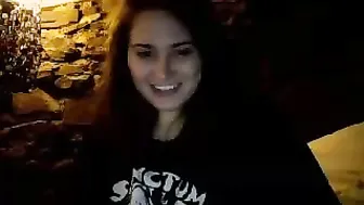 crapsanddogwater Dark haired babe fucks pussy