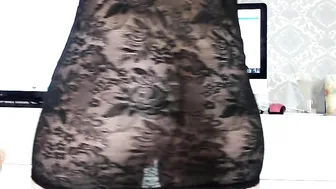 carmela_fox playing with her ass and pussy