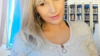 blowjobjosie Naked cutie pulls pussy