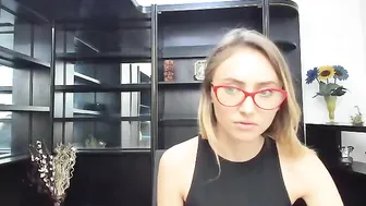 benda Cute coquette strips in the kitchen, but does not show face