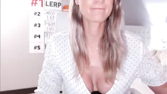 jennyjinx Skinny beauty pulls pussy