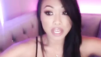 sincityvee Sexy chick masturbates shaved pussy