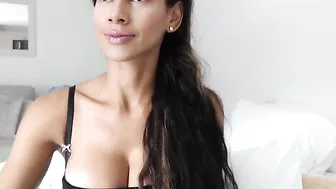 paulinatop Graceful slut fucks handle from the pan