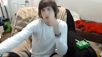 caabcaab Black-haired handjob lying on the couch