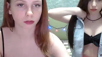 g_u_a_n_t_a_n_a_m_era Spectacular skin cleaves the vagina with a large dildo