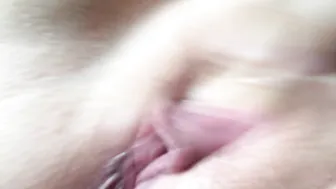 Kittywhite sexy lady fucks both holes
