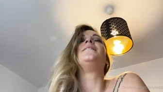 tiffanyleiddi onlyfans luxurious blonde passionately pulls pussy