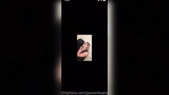jasminheaney onlyfans beauty pulls the clitoris with a vibrator