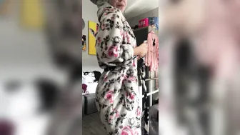 jasminheaney onlyfans hot babe fucks shaved holes