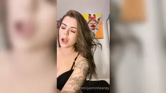 jasminheaney onlyfans blissful ladies lick shaved cunt
