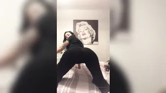 jasminheaney onlyfans buxom harlot shows underwear