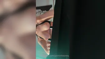 jasminheaney onlyfans gorgeous bitch bares her breasts