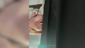 jasminheaney onlyfans gorgeous bitch bares her breasts