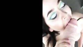 audreyandsadie onlyfans likes to mess with toys