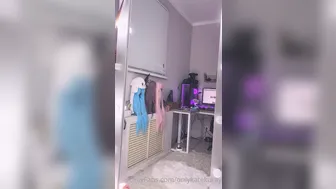 Kate Kuray onlyfans Black-haired curva