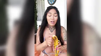 AmoraLuv onlyfans hot babe gently jerks pussy