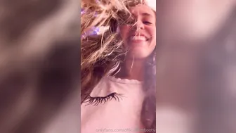 Kelsi Monroe onlyfans cute blonde in free chat