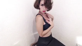 xxxCaligulaxxx amazing female caresses shaved pussy