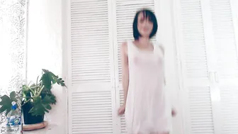 xxxCaligulaxxx chick fucks herself with a big rubber dildo