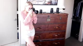 Riley Nixon onlyfans gorgeous model tightly stretches both holes.