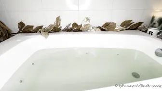 Kelsi Monroe onlyfans sexy girls teasing pussies