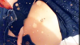 Kayla Kayden onlyfans cute brunette with natural tits chatting in fries