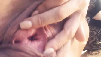 Kayla Kayden onlyfans beautiful girl eagerly rubs her clit