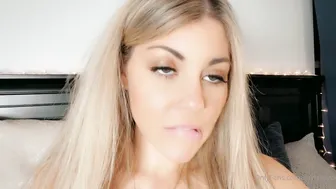 Kayla Kayden onlyfans appetizing bitch shows juicy tits