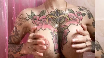 Katy Leon onlyfans busty hottie caresses shaved pussy