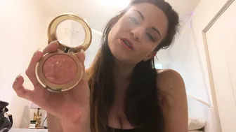 KallMeKrystal tender small fucks herself in the pussy