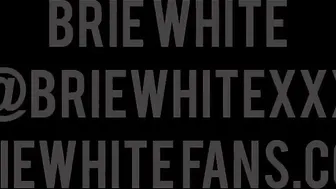 Fallon_Fairbanks gorgeous young lady shows off her legs