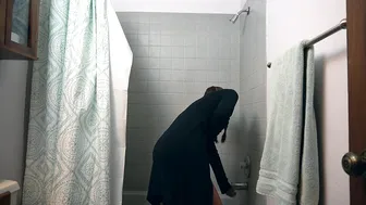 BrandiBraids dancing at the pole