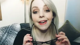 BelleBlake beautiful chick jerks off her cunt