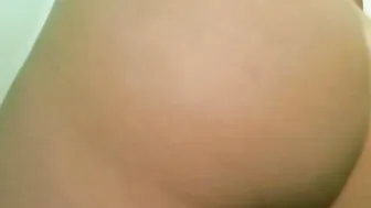 AppleRoe fascinating girl masturbating fingers