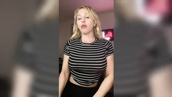 Alix Lynx onlyfans larva