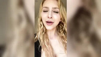 Alix Lynx onlyfans  private  with toys don't get bored
