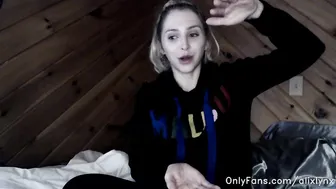 Alix Lynx onlyfans jerking whore on the background of new york