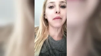 Alix Lynx onlyfans seductive and hot beauty pulls vagina