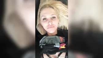 Alix Lynx onlyfans bitch shows small tits