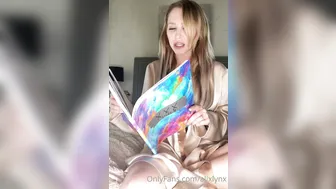 Alix Lynx onlyfans busty babe fucks herself in her pussy