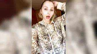 Alix Lynx onlyfans naughty babe puts big tits