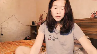 meowed_dance cute lady undresses in front of the camera