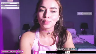 luna_luuvz undressed in front of the camera