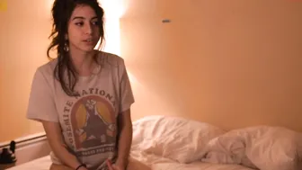 lizmreow appetizing slut furiously shoves vegetables in her cunt