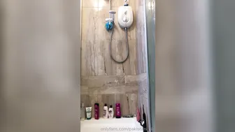 pakistani_ria hot hottie sucking dildo