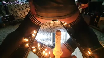 nayomisharpe Hot girl fucks her pussy with her hand