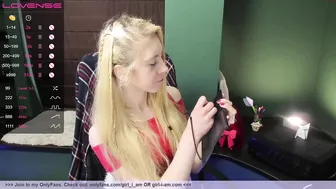 girl_i_am A young brunette after oral pleasures gets fucked in the ass